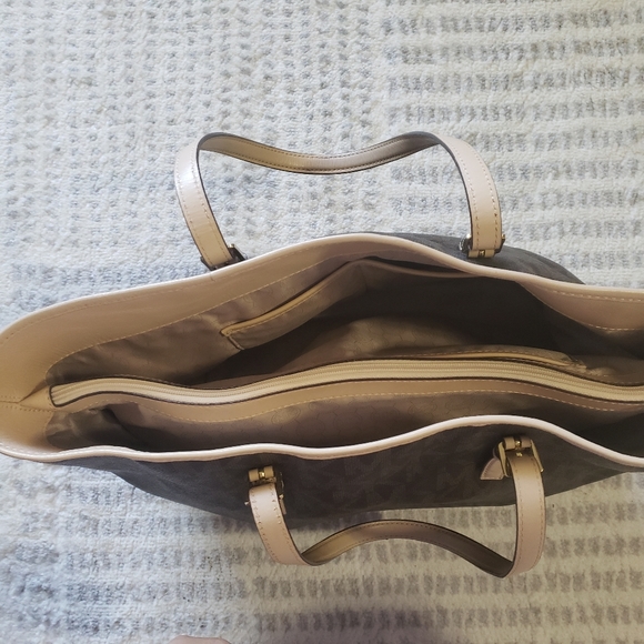 MK Bag - Picture 5 of 5